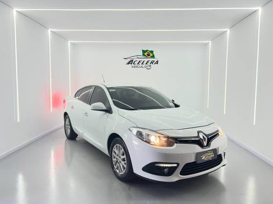 RENAULT FLUENCE 2.0 DYNAMIQUE PLUS 16V FLEX 4P AUTOMÁTICO RENAULT FLUENCE 2.0 DYNAMIQUE PLUS 16V FLEX 4P AUTOMÁTICO
